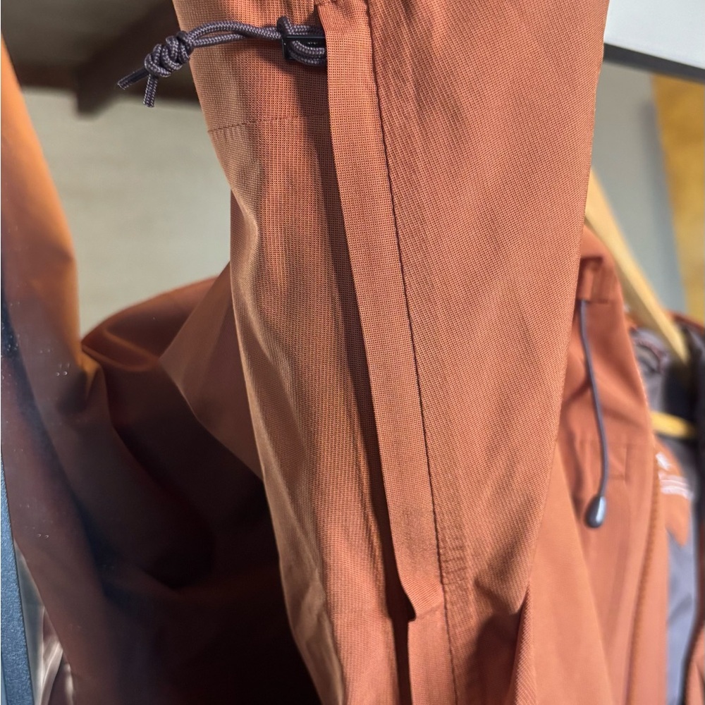 Women’s Hard Shell Jacket - Picture 6 of 7
